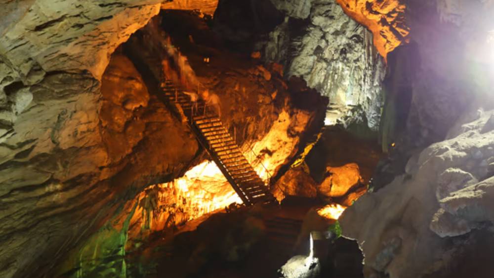 Guna cave