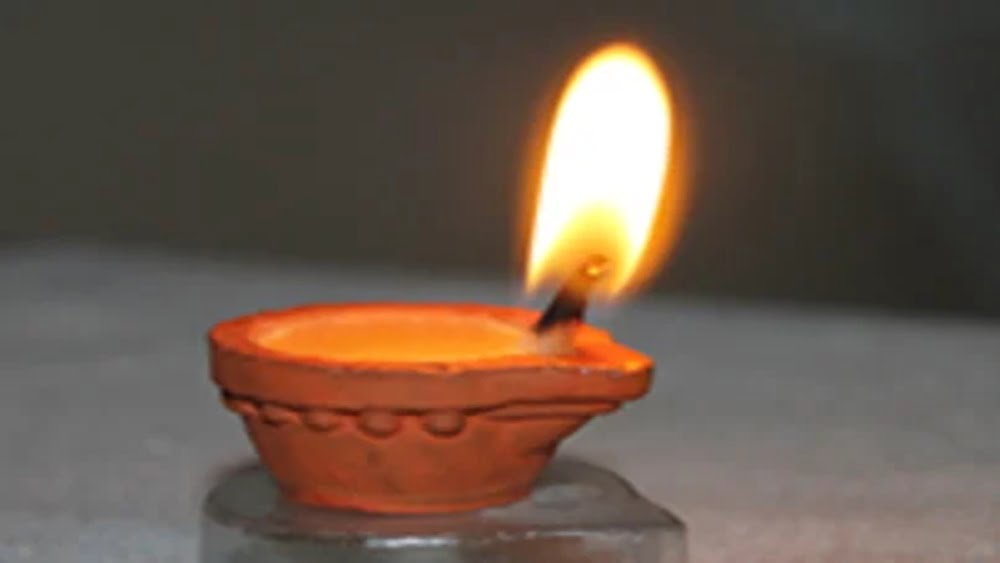 பஞ்சபூத தத்துவங்களை உணர்த்தும் அகல்விளக்கு… வெற்றிலை தீபம் ஏற்றலாமா?