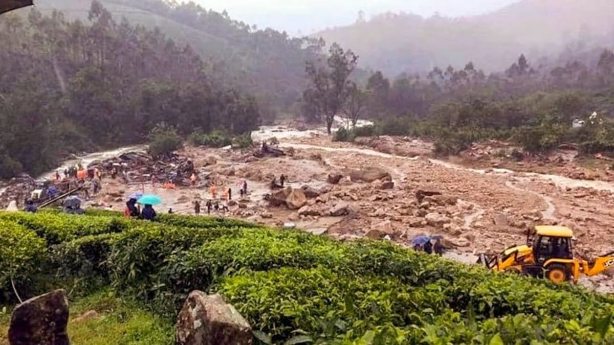 Munnar-Theni, Munnar-Adimali and Munnar-Marayur inter-state highways were hit by landslides