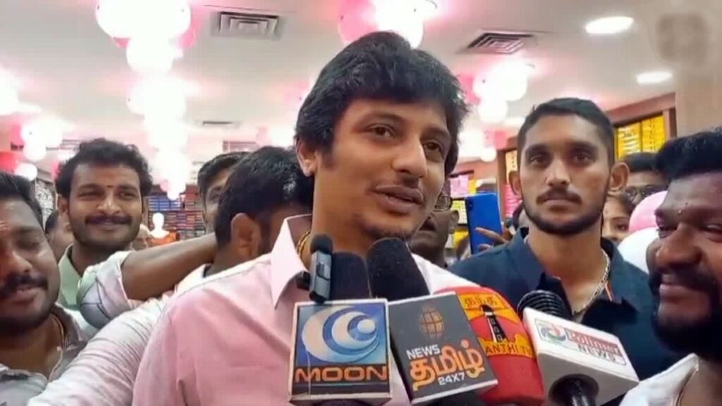 Actor Jeeva got angry while talking to reporters in Theni