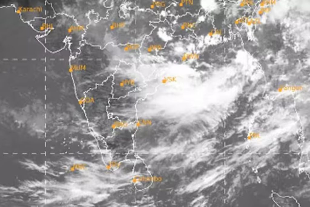 A new low-pressure area is likely to form in the Bay of Bengal on the 23rd: chennai may hit