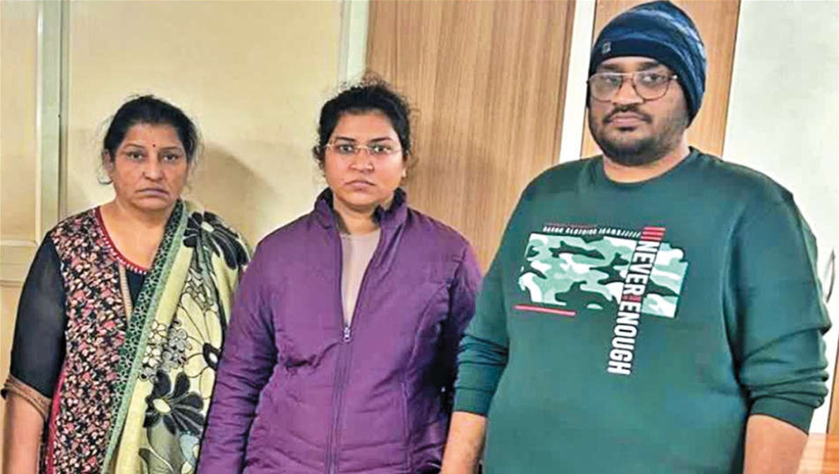 How did 3 people, including a computer engineer's wife and mother-in-law, get caught in Bangalore?