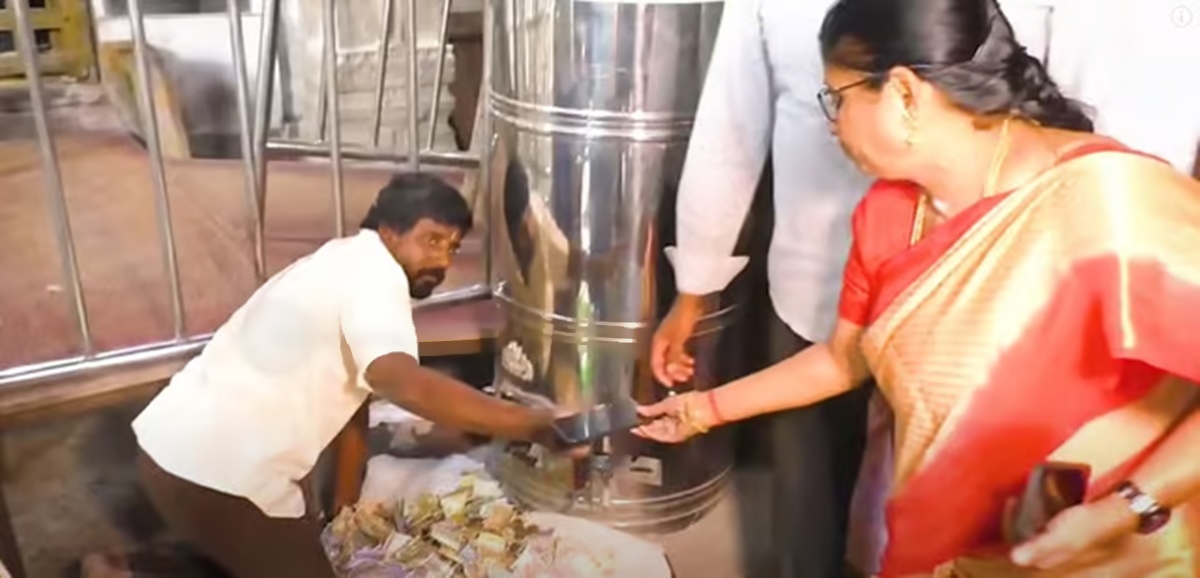 The iPhone that fell into the piggy bank belongs to Thiruporur Murugan