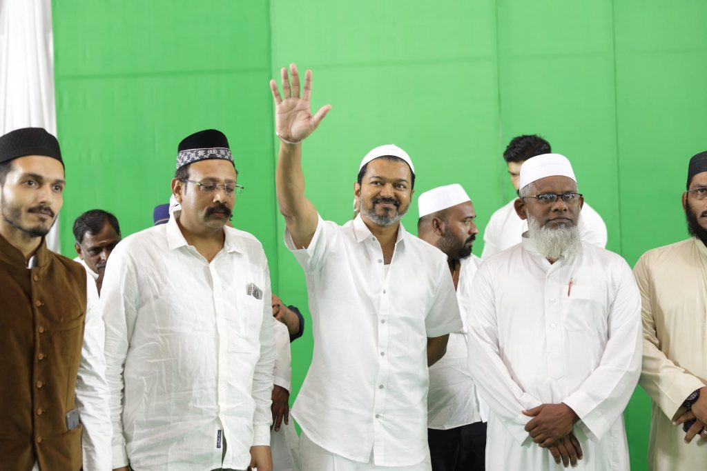 சிறுபான்மையினர் ஒட்டுமொத்த ஓட்டும் போச்சா? விஜய்யின் இப்தார் விருந்துக்கு பின் பரபரப்பு..!