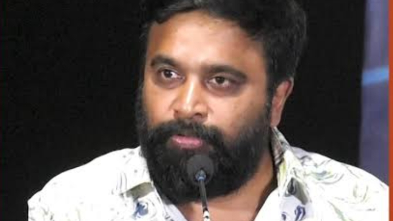 நான் டூரிஸ்ட் பேமிலி படத்தில் நடிக்காம போயிருந்தா…. சசிகுமார் உருக்கம்…