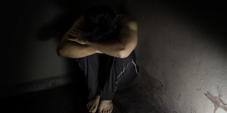 அடப்பாவிகளா? இப்படியெல்லாம் நடக்குமா? பிறப்புறப்பை பிடித்து இழுப்பார்.. நிர்வாணமாக படமெடுப்பார். டார்கெட் ரீச் செய்யாத ஊழியர்களை கொடுமைப்படுத்திய மேனேஜர்..