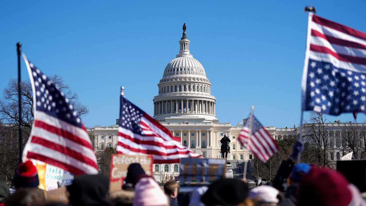 இந்தியாவை ஏன்யா தொட்ட.. டிரம்ப் மீது அமெரிக்க மக்கள் கோபம்.. புரட்சி வெடித்தாலும் ஆச்சரியப்படுவதற்கில்லை.. அதிர்ச்சியில் அமெரிக்க அரசு..!