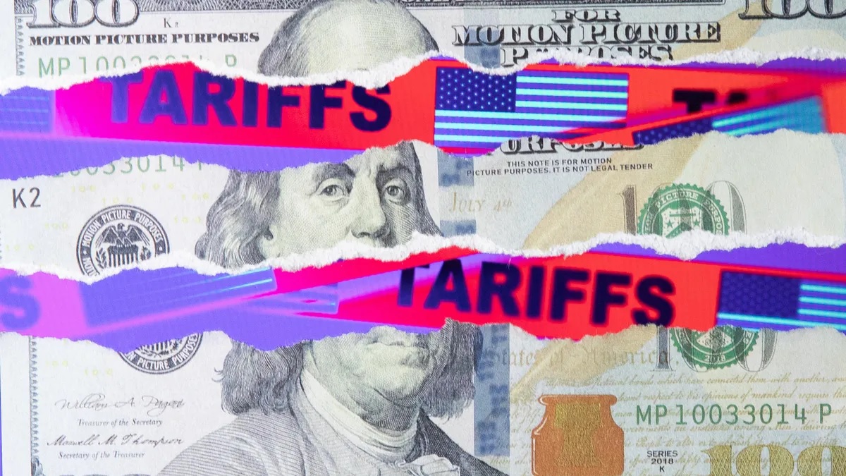 எவ்வளவு அடிச்சாலும் தாங்குறானே? வரி கூட்டினாலும் அடங்கவில்லை.. வரியை குறைக்க முன்வந்த அமெரிக்கா.. 50%ல் இருந்து 16% ஆக குறையும் இறக்குமதி வரி.. இந்தியாவை மிரட்டி பணிய வைக்க முடியாது.. புரிந்து கொண்ட அமெரிக்கா.. வெள்ளை கொடி பறக்கவிட்டதால் சமாதானம்.