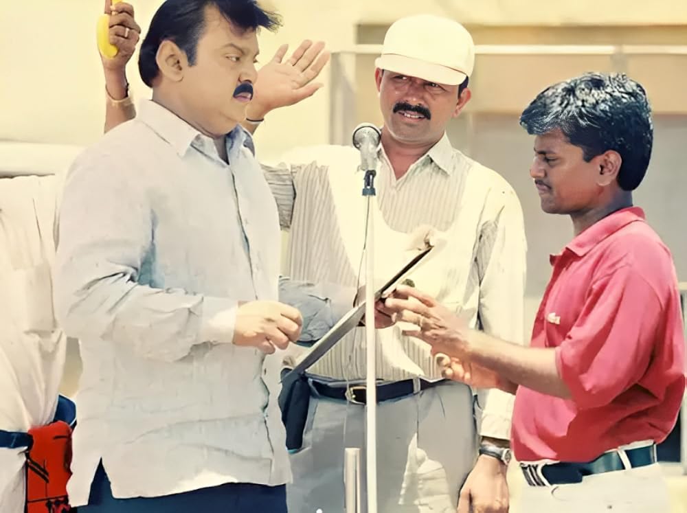 AR Murugadoss and Vijayakanth in Ramana Movie