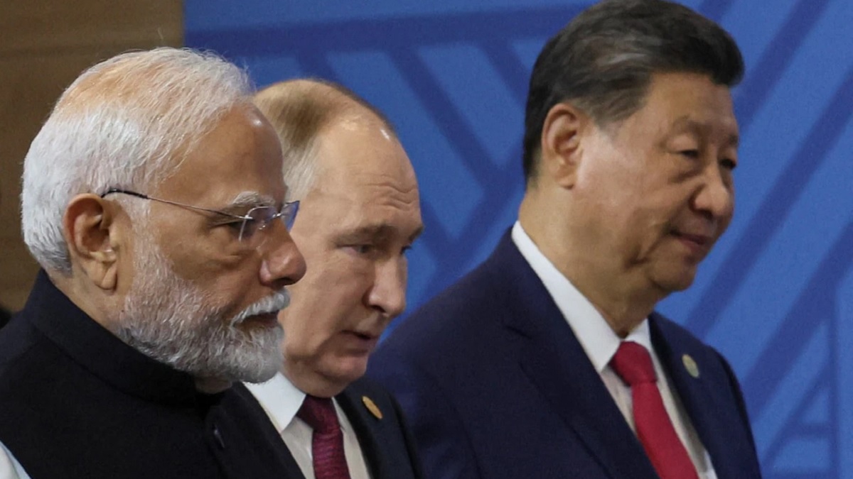 புதின், ஜி ஜின்பிங் கலந்து கொண்ட BRICS மாநாட்டில் மோடி ஏன் பங்கேற்கவில்லை.. ஒரே கல்லில் 2 மாங்காய்கள்.. அமெரிக்காவையும் சமாதானப்படுத்தியாச்சு.. ஜெய்சங்கரை அனுப்பி BRICS மாநாட்டில் பங்கேற்றது போலவும் காட்டியாச்சு.. மோடியின் ராஜதந்திரம்..!