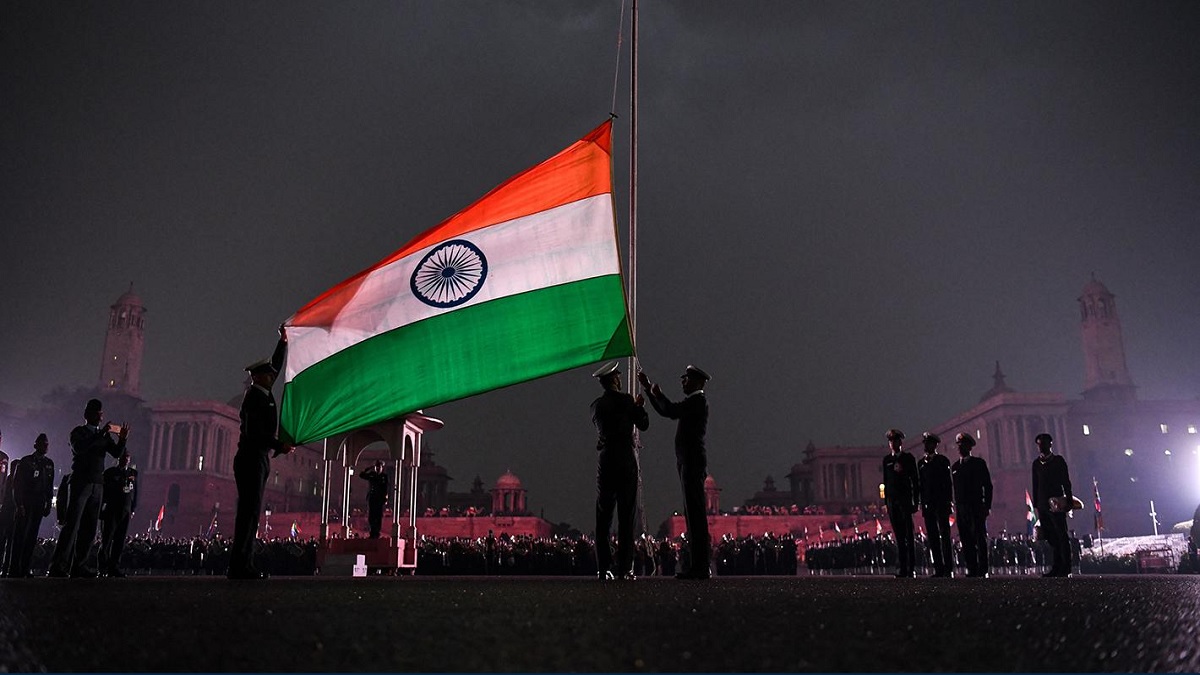 பொறுத்தது போதும் பொங்கி எழு.. இனி பயங்கரவாத செயலுக்கு பதிலடி போர் தான்.. அரசு எங்களுக்கு தெளிவாக வழிகாட்டிவிட்டது.. அத்துமீறலில் ஈடுபட்டால் அடக்குவோம்.. அனைத்து பயிற்சிகளும் தயார்.. தாக்குதல் நடத்தினால் தாங்க மாட்டீர்கள்.. பாகிஸ்தானுக்கு எச்சரிக்கை விடுத்த ராணுவ அதிகாரி..