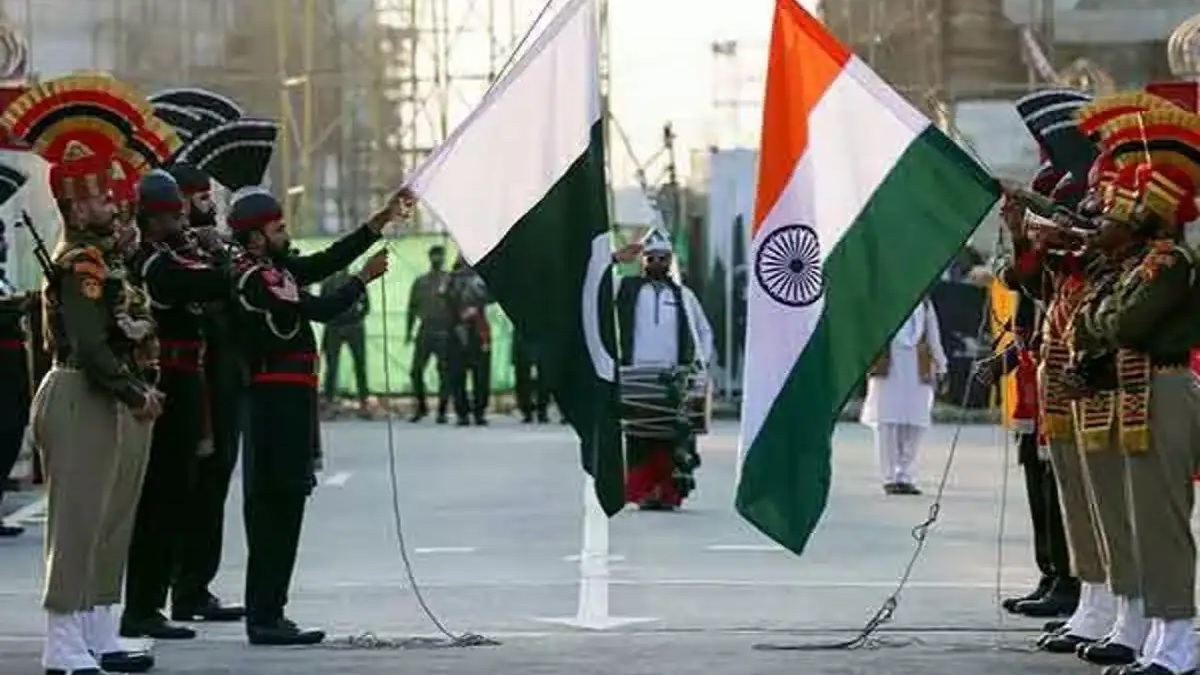 இனிமேல் எல்லையில் இருந்து பதிலடி கிடையாது.. பாகிஸ்தானுக்குள் புகுந்து தாக்குவோம்.. இந்தியா எச்சரிக்கையால் பாகிஸ்தானில் பதட்டம்.. ஆப்கானிஸ்தான் தாக்குதல், உள்நாட்டு கலவரம், இந்தியாவின் எச்சரிக்கை.. பெரும் சிக்கலில் பாகிஸ்தான்..!