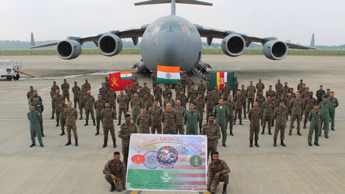 டிரம்ப் பாட்டுக்கு வரி போடட்டும்.. நாம இந்தியாவுடன் நட்பாக இருப்போம்.. அமெரிக்க ராணுவம் எடுத்த அதிரடி முடிவு.. அலாஸ்காவில் இந்திய – அமெரிக்க ராணுவ வீரர்கள் கூட்டுப்பயிற்சி.. தடுக்க முடியாத நிலையில் டிரம்ப்..!