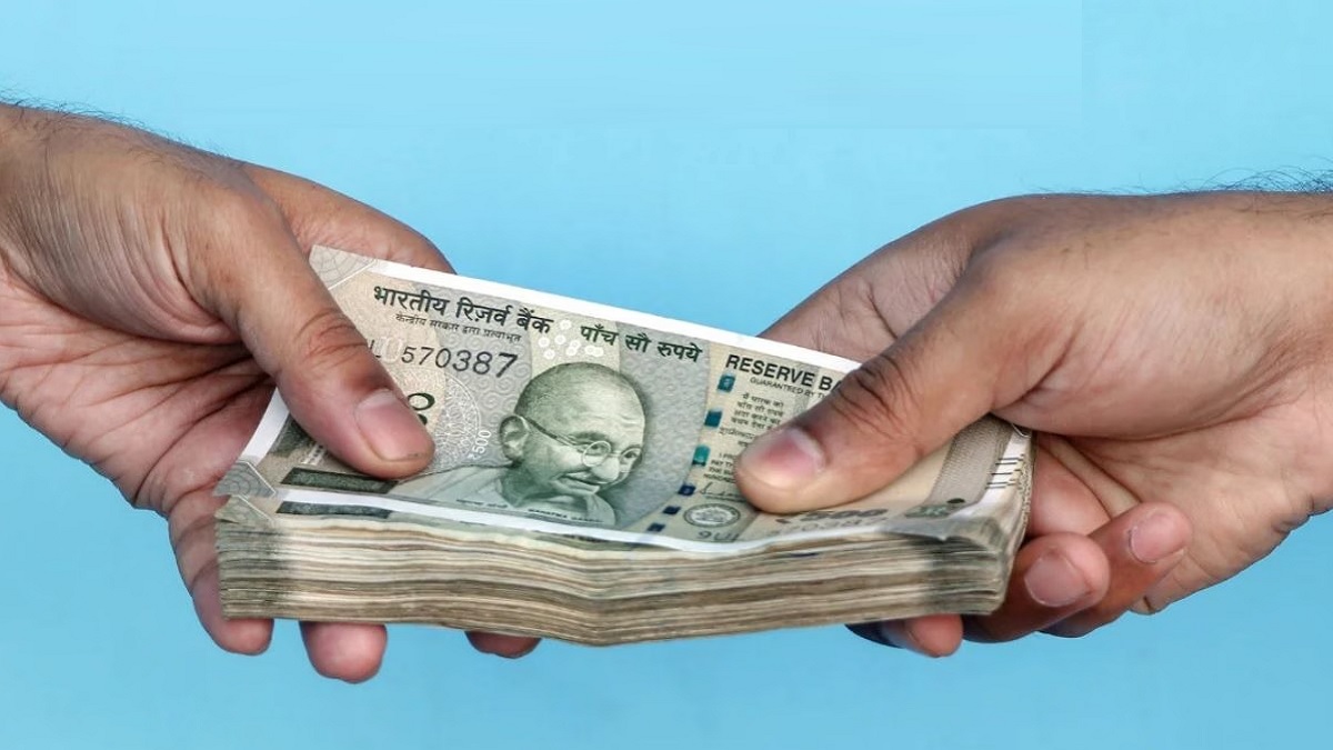 ஆதார் கார்டு, பான் கார்டு இருந்தால் மட்டும் போதும்.. லட்சக்கணக்கில் கடன் வாங்கலாம்.. சரியான வழிகாட்டுதல் விவரங்கள் இதோ..!