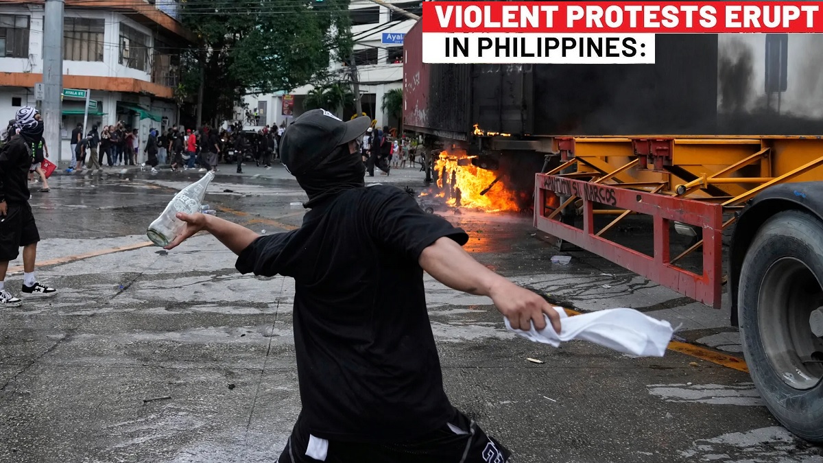 இலங்கை, வங்கதேசம், பாகிஸ்தான், நேபாளம் நாடுகளை சோலி முடிச்சாச்சு.. அடுத்ததாக பிலிப்பைன்ஸ்.. 50,000 பேர் ஒன்று சேர்ந்து கட்டுக்கடங்காத வன்முறை.. பொது சொத்துக்கள் நாசம்.. அடித்து உதைக்கப்படும் போலீஸ்.. இந்தியா மட்டும் தான் தப்பியது.. ஏனெனில் இங்கு இருப்பது மோடி..!