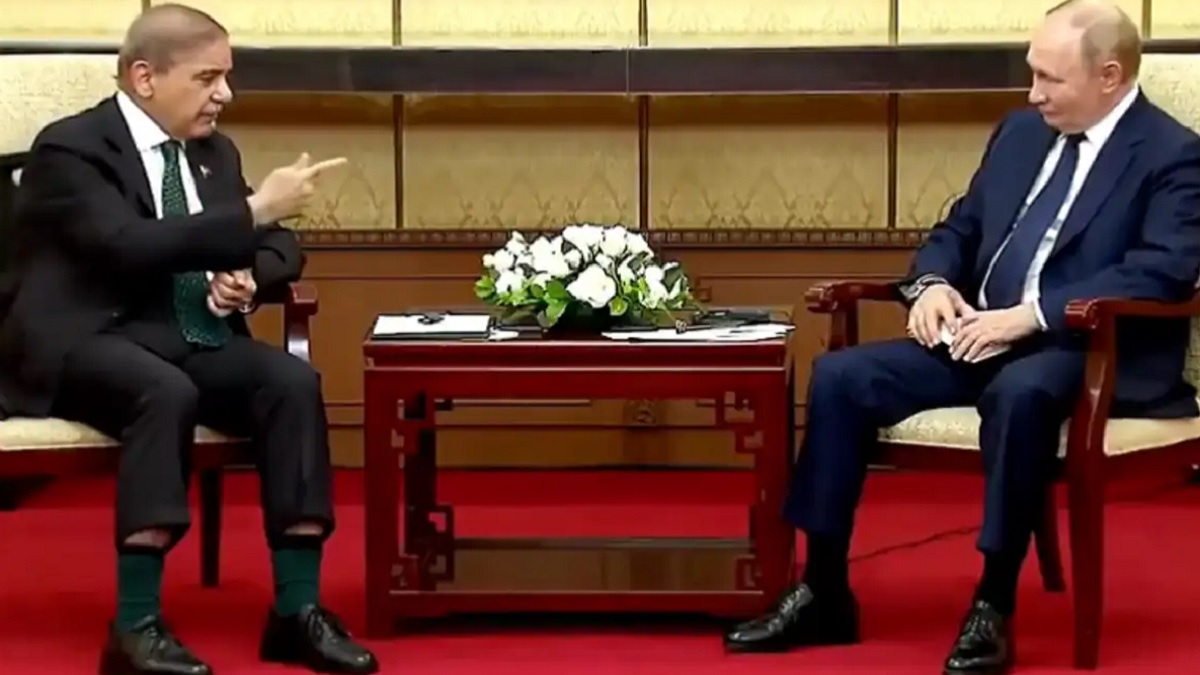 இந்தியாவுடன் போலவே எங்களுடனும் நட்பு வையுங்கள்.. புதினிடம் கெஞ்சினாரா பாகிஸ்தான் பிரதமர்.. இந்தியா – பாகிஸ்தான் பகையை தீர்த்து வைப்பாரா புதின்? அமெரிக்க நட்பு வேலைக்கு ஆகாது என புரிந்து கொண்ட பாகிஸ்தான்..!