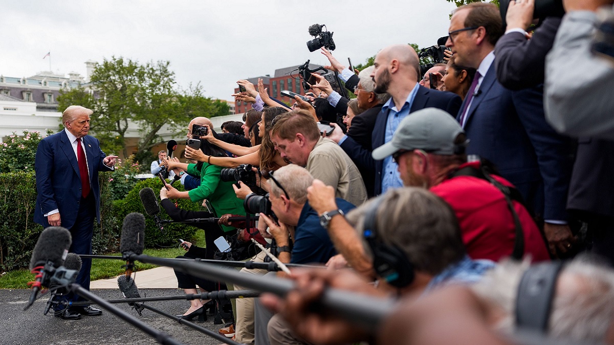 தெரியாமல் டிரம்புக்கு ஓட்டு போட்டுவிட்டோம்.. எதிர்பார்த்த ஒன்று கூட நடக்கவில்லை.. மோடி மாதிரி ஒருவர் எங்களுக்கு அதிபராக வேண்டும். புலம்பும் அமெரிக்க இளைஞர்கள்..
