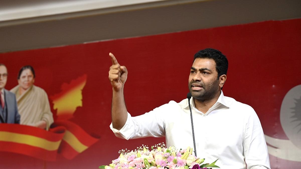 டெல்லியில் முகாமிட்ட ஆதவ் அர்ஜூனா.. ஓய்வு பெற்ற ஐஏஎஸ் அதிகாரியிடம் 3 மணி நேரம் ரகசிய பேச்சுவார்த்தை.. ராகுல் காந்தியுடனும் சந்திப்பு.. ஆட்டம் காணுகிறதா திமுக கூட்டணி? ஆட்டத்தை ஆரம்பித்துவிட்டதா தவெக?