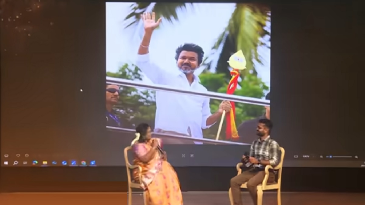 தமிழிசை பேசும்போது திடீரென திரையில் தோன்றிய விஜய் புகைப்படம்.. விஜய்க்கு இவ்வளவு ஆதரவா? ஆச்சரியம் அடைந்த தமிழிசை.. பாஜக தலைமைக்கு சென்ற இந்த வீடியோ.. விஜய்யை விடக்கூடாது.. முடிவு செய்த பாஜக தலைமை.. பாஜகவிடம் சிக்குவாரா விஜய்?
