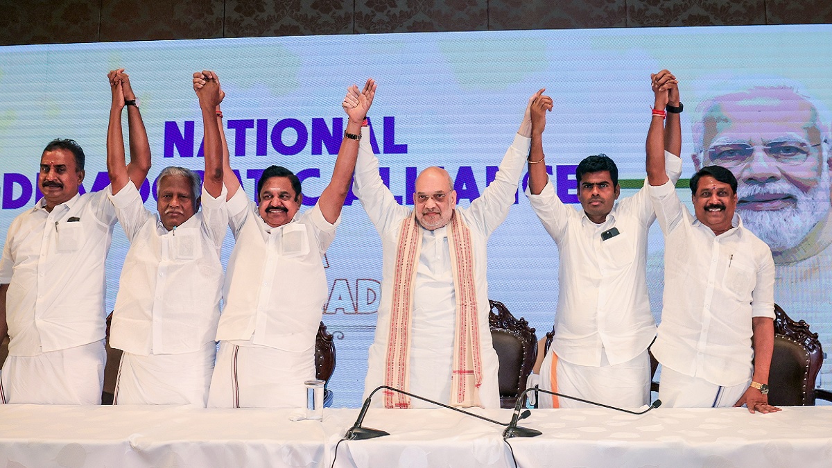 பிகாரின் சக்சஸ் ஃபார்முலாவை கடைபிடிக்கும் NDA.. 1% உள்ள கட்சிகளை கூட விடக்கூடாது.. தேடி தேடி கூட்டணிக்கு அழைக்கும் பாஜக.. தமிழ்நாட்டிலும் பெண்கள் மற்றும் இளைஞர்கள் ஃபார்முலா.. NDAவின் மாஸ் திட்டம்.. எப்படி சமாளிக்க போகிறது திமுக கூட்டணி.. விஜய்யின் நிலை என்ன?