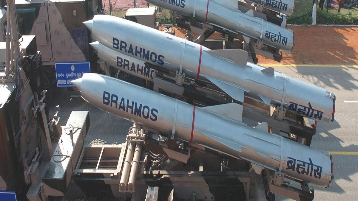 போட்டி போட்டு பிரமோஸ் ஏவுகணையை இந்தியாவில் இருந்து வாங்கும் நாடுகள்.. ஆர்மீனியாவை அடுத்து பிலிப்பைன்ஸ்.. சீனாவின் ஏவுகணை அடித்து நொறுக்கும் பிரமோஸ்-க்கு குவியும் ஆர்டர்கள்.. இனி வல்லரசு இந்தியா தான்..!