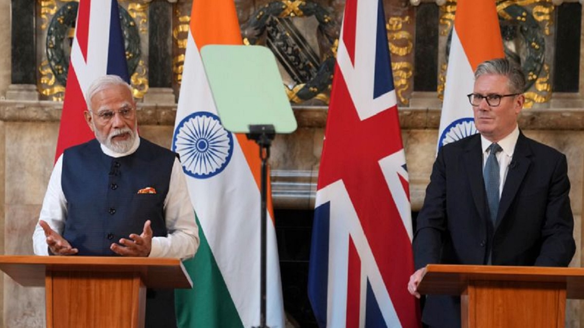 ஒரு காலத்தில் இந்தியாவை ஆட்சி செய்திருக்கலாம், ஆனால் இப்போது இங்கிலாந்துக்கு இந்தியா அடிமை இல்லை.. திமிர்த்தனத்தை இங்கே காட்ட வேண்டாம்.. பிரிட்டன் தூதுக்குழுவினர் இந்தியாவுக்குள் நுழைய தடை விதித்த மோடி.. இது 1947க்கு முன் இருந்த இந்தியா அல்ல.. வல்லரசை நோக்கி சென்று கொண்டிருக்கும் மோடியின் இந்தியா..!