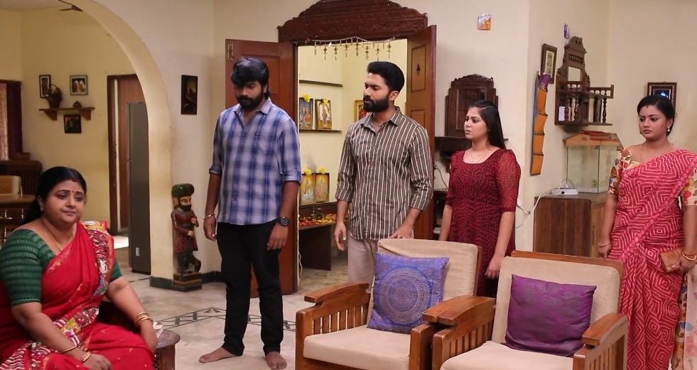 சிந்தாமணியுடன் ரோகிணி செய்யும் சதி.. ரகசிய வீடியோவால் சிக்க போகும் அண்ணாமலை குடும்பம்.. மீண்டும் வீட்டுக்கு வரும் மீனா.. முத்துவின் ஆட்டம் இனிமேல் தான் ஆரம்பமா? மனோஜ்க்கு 2வது திருமணம்.. விஜயா தீவிரம்.. ரோகிணி அவ்வளவு லேசில் விடுவாரா?