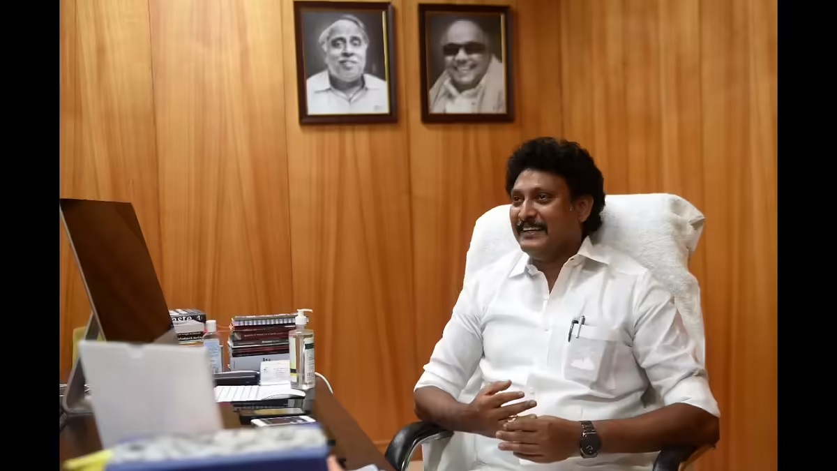 anbil mahesh